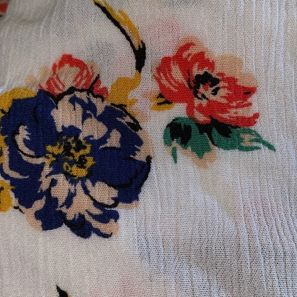 AMBIANCE gauzy floral adjustable spaghetti strap high low flowy tank top size L - Picture 3 of 9